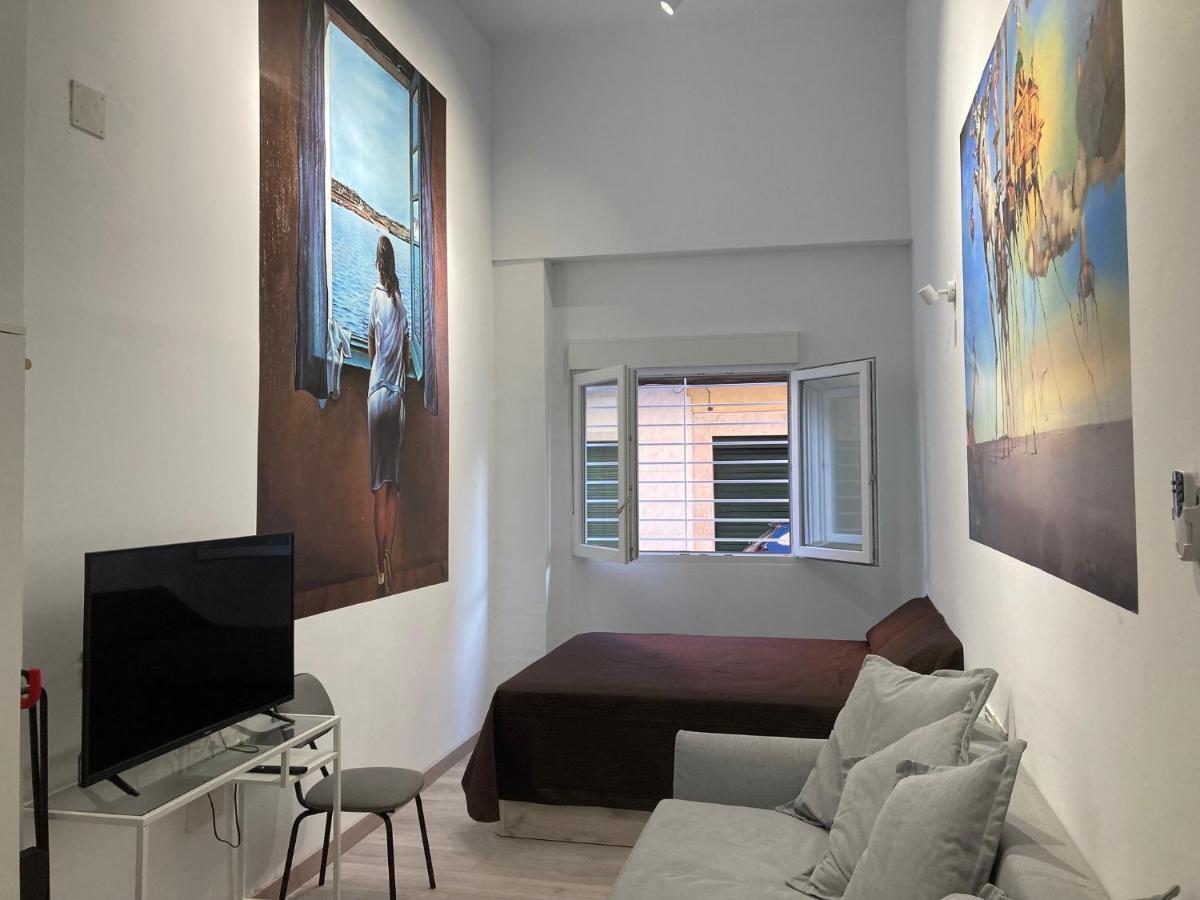 Golondrinas De Malaga "Apartamentos Con Mucho Arte" Y Terraza Solarium En Coliving Exterior photo