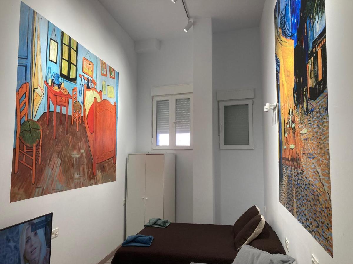 Golondrinas De Malaga "Apartamentos Con Mucho Arte" Y Terraza Solarium En Coliving Exterior photo