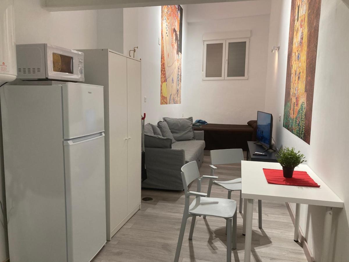 Golondrinas De Malaga "Apartamentos Con Mucho Arte" Y Terraza Solarium En Coliving Exterior photo